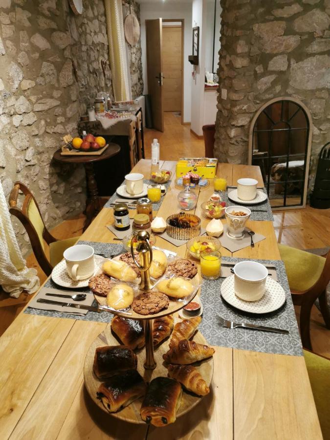 La Petite Chapelle Hotel Font-Romeu-Odeillo-Via Luaran gambar